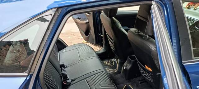 https://images10.gaadi.com/usedgaadi-sellcar/UsedCar/g50dbd50a/0d14208d-79e4-4cc6-8b03-37b41be33c89.jpg?imwidth=6400