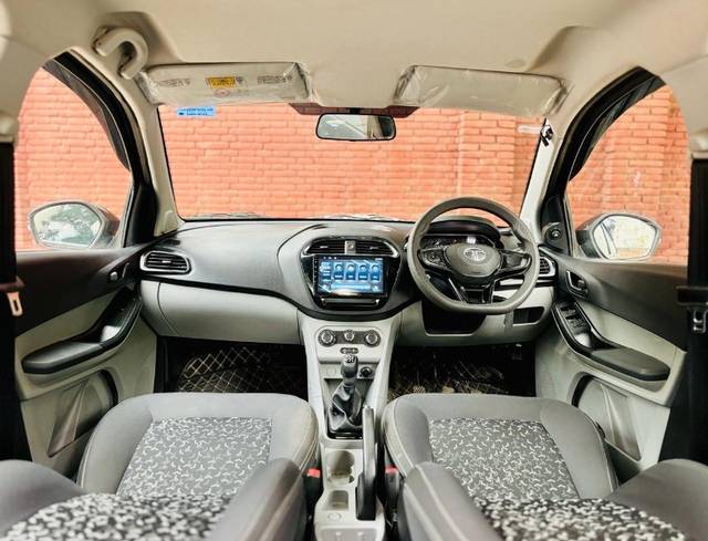 https://images10.gaadi.com/usedgaadi-sellcar/UsedCar/g50dd56ea/9e537d40-ab2f-4623-b428-fa7d241a87e1.jpeg?imwidth=6402