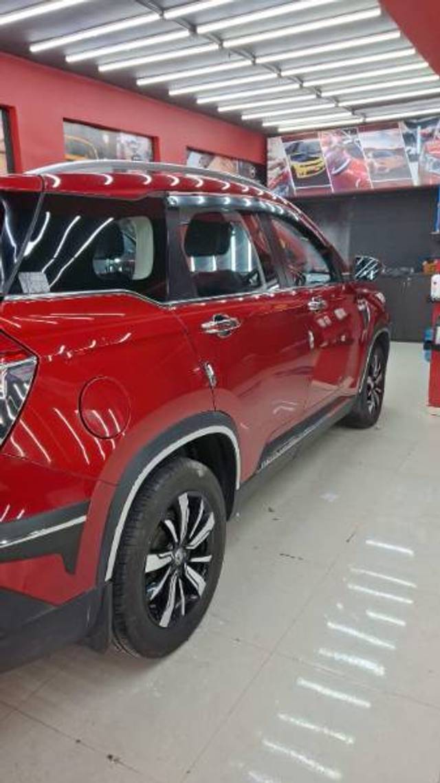 https://images10.gaadi.com/usedgaadi-sellcar/UsedCar/g50edc9da/eb98d29f-59a3-4450-9f9a-bbd68df031a0.jpg?imwidth=6402