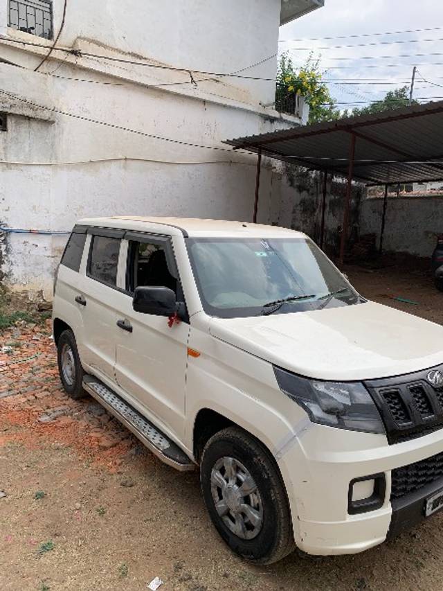 https://images10.gaadi.com/usedgaadi-sellcar/UsedCar/g50fa462a/c34523dc-9b6b-45d2-8a5b-0395329c8460.jpeg?imwidth=6400