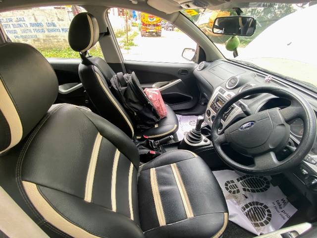 https://images10.gaadi.com/usedgaadi-sellcar/UsedCar/g514272aa/f17e7009-13d4-47b5-94a0-e18e8599a2f6.jpeg?imwidth=6402
