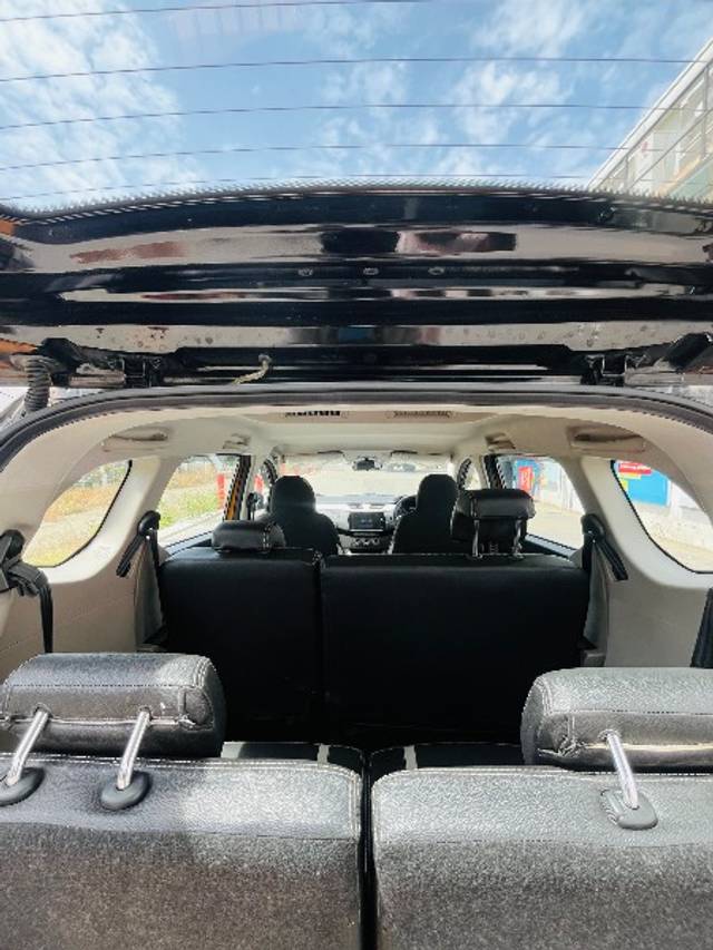 https://images10.gaadi.com/usedgaadi-sellcar/UsedCar/g5147bfda/92f3a4df-d135-4f41-a78a-cd7eb307e7c1.jpeg?imwidth=6402