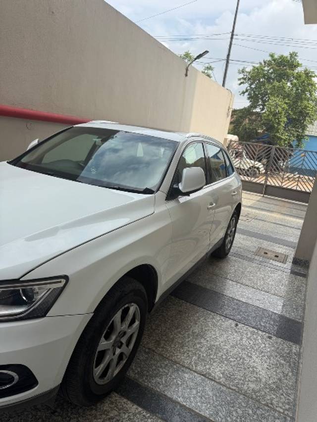 https://images10.gaadi.com/usedgaadi-sellcar/UsedCar/g515826da/ebf5249f-cbe1-4480-b221-2a8d4f3654b4.jpeg?imwidth=6400