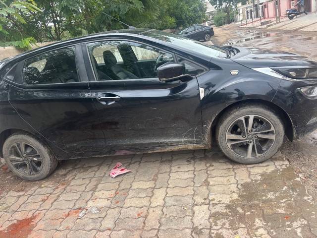 https://images10.gaadi.com/usedgaadi-sellcar/UsedCar/g519a34ca/9642e493-d9ce-402c-889f-f2252d18084b.jpeg?imwidth=6401