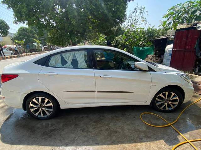 https://images10.gaadi.com/usedgaadi-sellcar/UsedCar/g519d105a/fbd68189-a326-4266-9f82-b3f97183bf2e.jpg?imwidth=6401