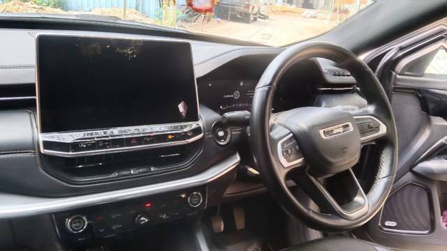 https://images10.gaadi.com/usedgaadi-sellcar/UsedCar/g51b4ebaa/f143e238-cf6c-4ed7-be4a-9f368d02da7b.jpg?imwidth=6402