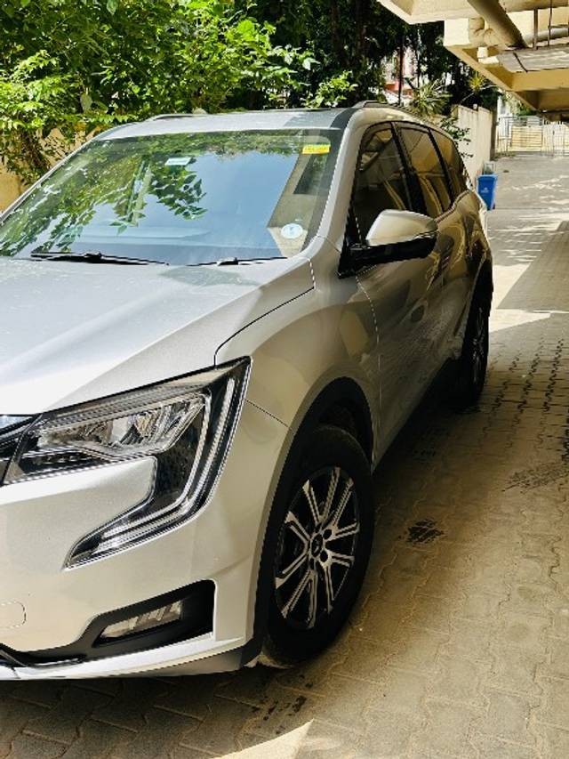 https://images10.gaadi.com/usedgaadi-sellcar/UsedCar/g51c2984a/619f8be2-47fa-4467-9a59-4b1ee2c9bb7a.jpeg?imwidth=6402