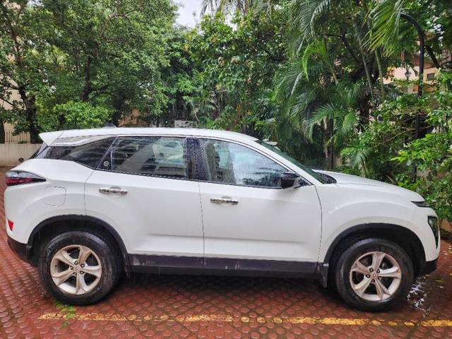 https://images10.gaadi.com/usedgaadi-sellcar/UsedCar/g51ca12fa/3a43aa3b-b11f-4af5-8352-fdb050624266.jpg?imwidth=6400