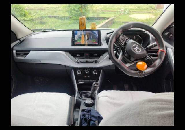 https://images10.gaadi.com/usedgaadi-sellcar/UsedCar/g51d2661a/b70cad9f-1b35-41ef-806d-9ab699624fdd.jpg?imwidth=6402