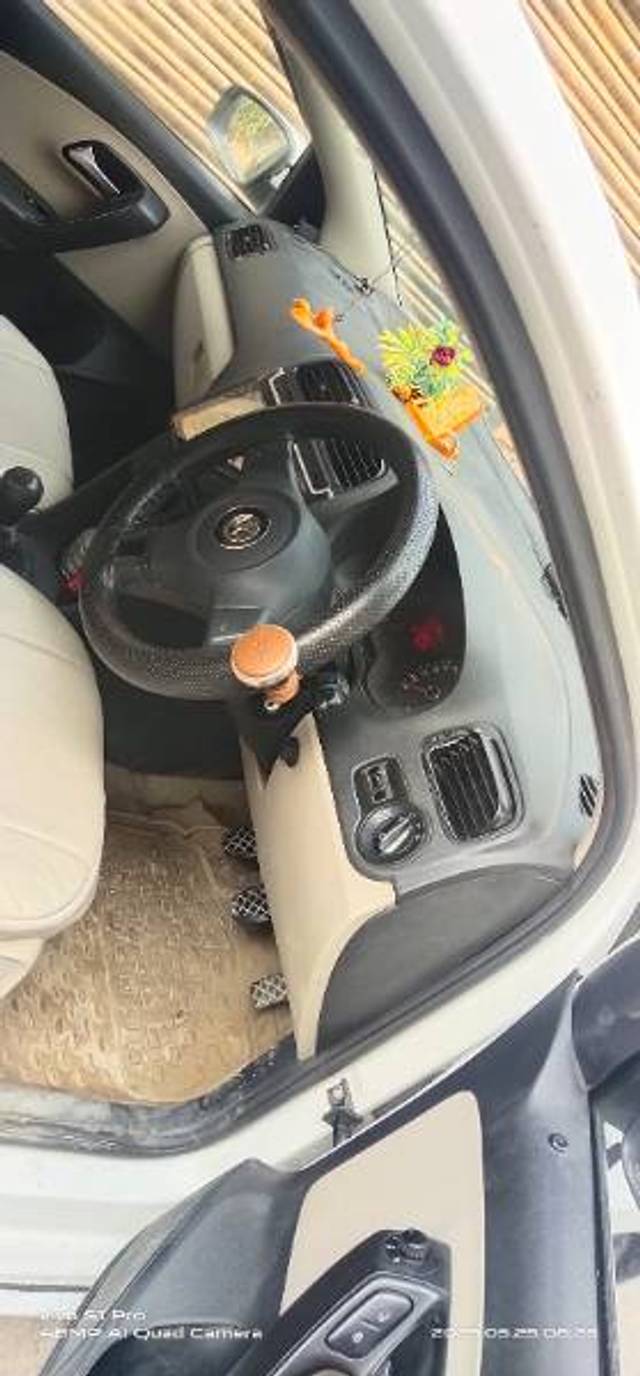 https://images10.gaadi.com/usedgaadi-sellcar/UsedCar/g51d35a0a/b05ce050-9da5-4eb4-8ba9-4eda99cfd46d.jpg?imwidth=6402