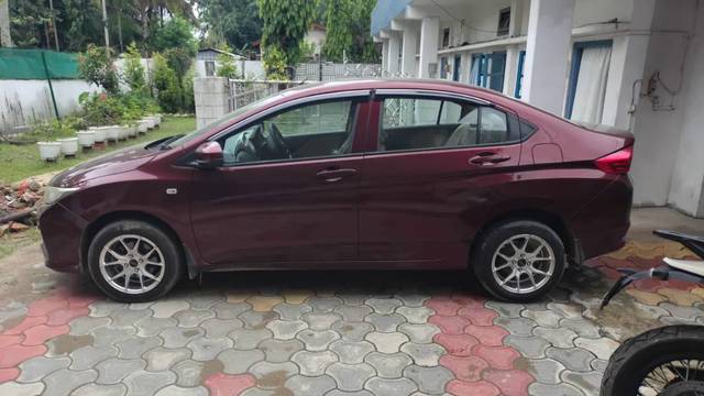 https://images10.gaadi.com/usedgaadi-sellcar/UsedCar/g5205cc5a/b229e226-8d9f-4796-83a6-9b3209b57701.jpg?imwidth=6402