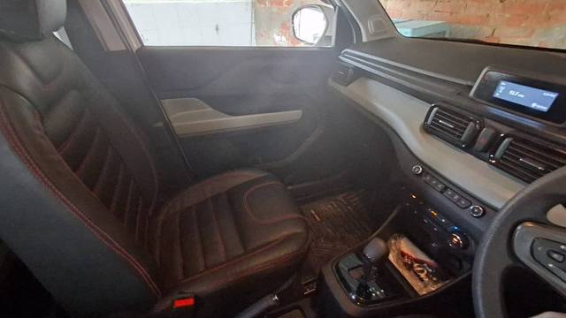 https://images10.gaadi.com/usedgaadi-sellcar/UsedCar/g5236b77a/9c11a245-214c-4f81-8eea-f715ba04929d.jpg?imwidth=6402