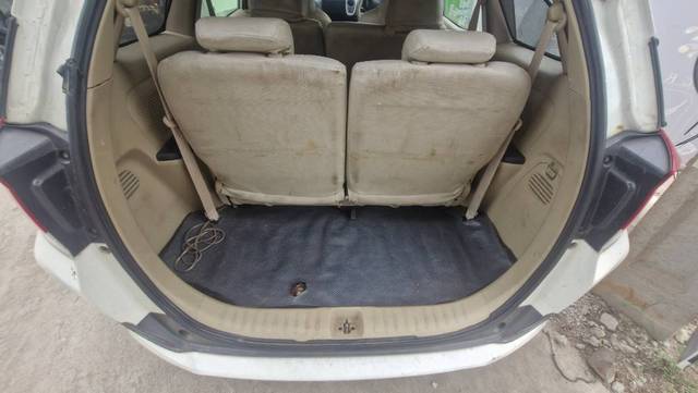 https://images10.gaadi.com/usedgaadi-sellcar/UsedCar/g5239bdda/32e6ab58-93e9-4205-8362-ddf4c3e2891c.jpg?imwidth=6402