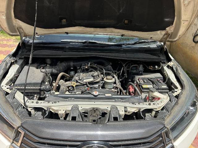 https://images10.gaadi.com/usedgaadi-sellcar/UsedCar/g52678e7a/dd7f3a4e-fc41-4ee7-8c1c-e1d355ff68b7.jpeg?imwidth=6401