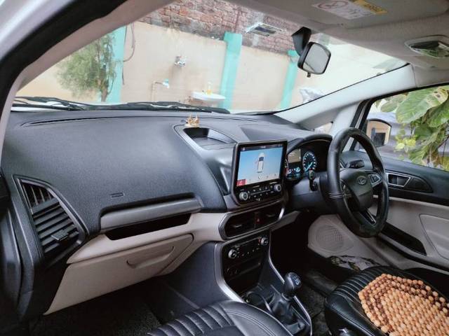 https://images10.gaadi.com/usedgaadi-sellcar/UsedCar/g526f72fa/64edecd8-04cc-4d31-889e-d5193d50cb37.jpg?imwidth=6401
