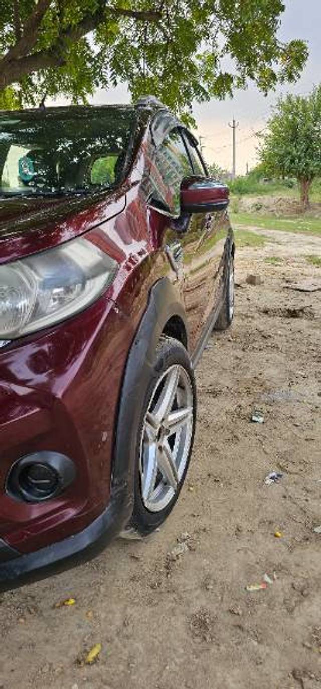 https://images10.gaadi.com/usedgaadi-sellcar/UsedCar/g5276f81a/8e25fe43-8613-4cba-846a-9fb97e334b04.jpg?imwidth=6401
