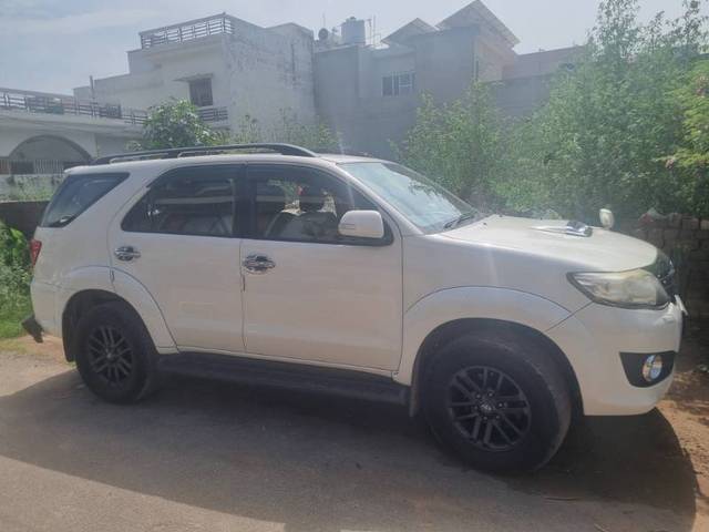 https://images10.gaadi.com/usedgaadi-sellcar/UsedCar/g527c262a/b1586f6d-ac7b-4ba8-97ad-b46286ae385b.jpg?imwidth=6400