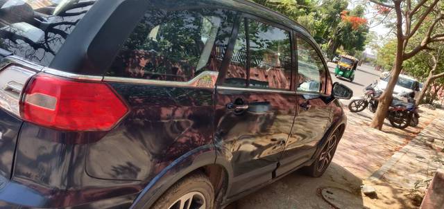 https://images10.gaadi.com/usedgaadi-sellcar/UsedCar/g528bdcca/6d8836c0-d4b4-4684-ac81-8d750dbd4cff.jpg?imwidth=6402