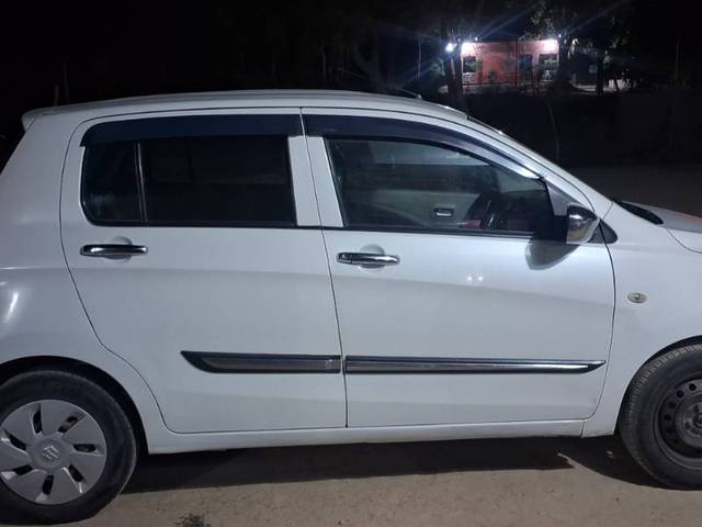 https://images10.gaadi.com/usedgaadi-sellcar/UsedCar/g52aa13ca/c4656b9b-ce33-4083-a8f6-6dcc8b67a98c.jpg?imwidth=6401