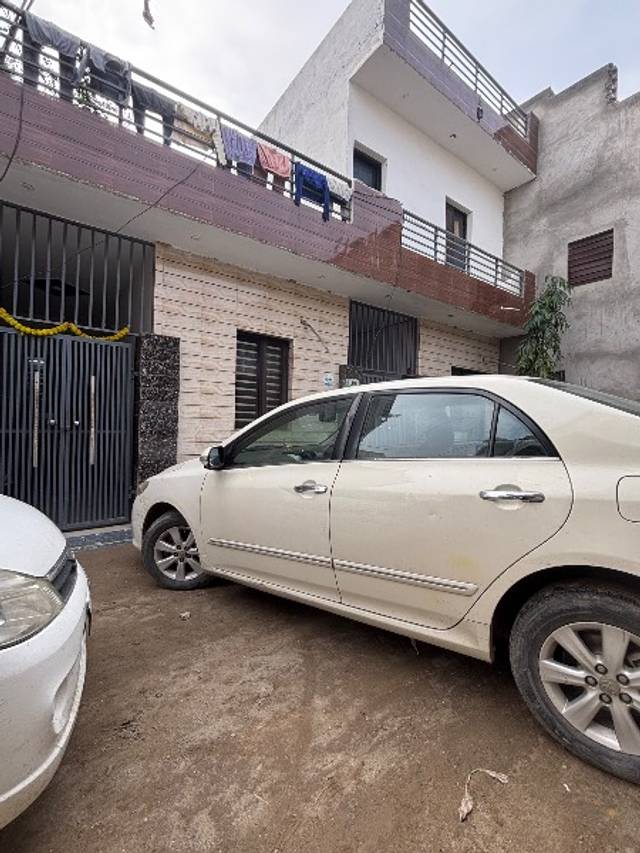 https://images10.gaadi.com/usedgaadi-sellcar/UsedCar/g52b4f39a/4a4a3580-b180-4d34-9d46-62d0d67e0a98.jpeg?imwidth=6400