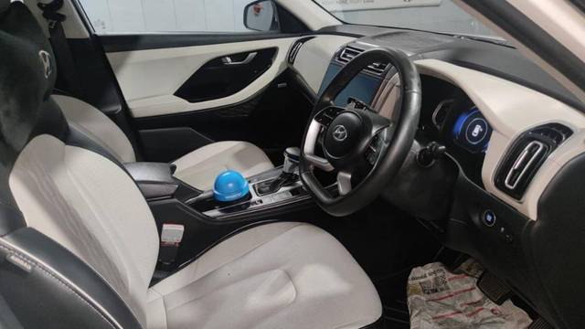 https://images10.gaadi.com/usedgaadi-sellcar/UsedCar/g52b6f48a/c6003d04-65e5-482f-9f7e-431f7947e5e7.jpg?imwidth=6402