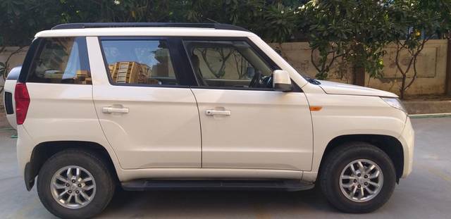 https://images10.gaadi.com/usedgaadi-sellcar/UsedCar/g52cbfb9a/e4ac41f9-37db-435e-90f3-2d6d9801e483.jpeg?imwidth=6401