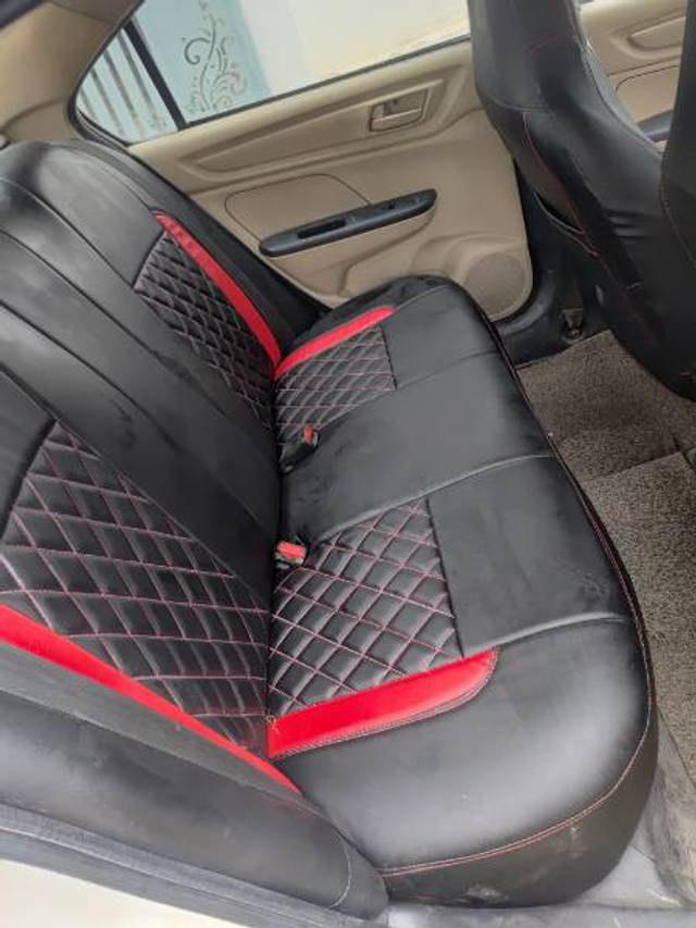 https://images10.gaadi.com/usedgaadi-sellcar/UsedCar/g52d2b7ea/774b7e40-e4c8-4cc5-b432-29086ca4e339.jpg?imwidth=6402