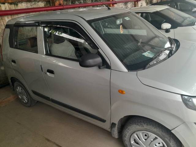 https://images10.gaadi.com/usedgaadi-sellcar/UsedCar/g52e441ea/e62b1bee-5f35-444c-92a1-96d90ce1ea47.jpg?imwidth=6401