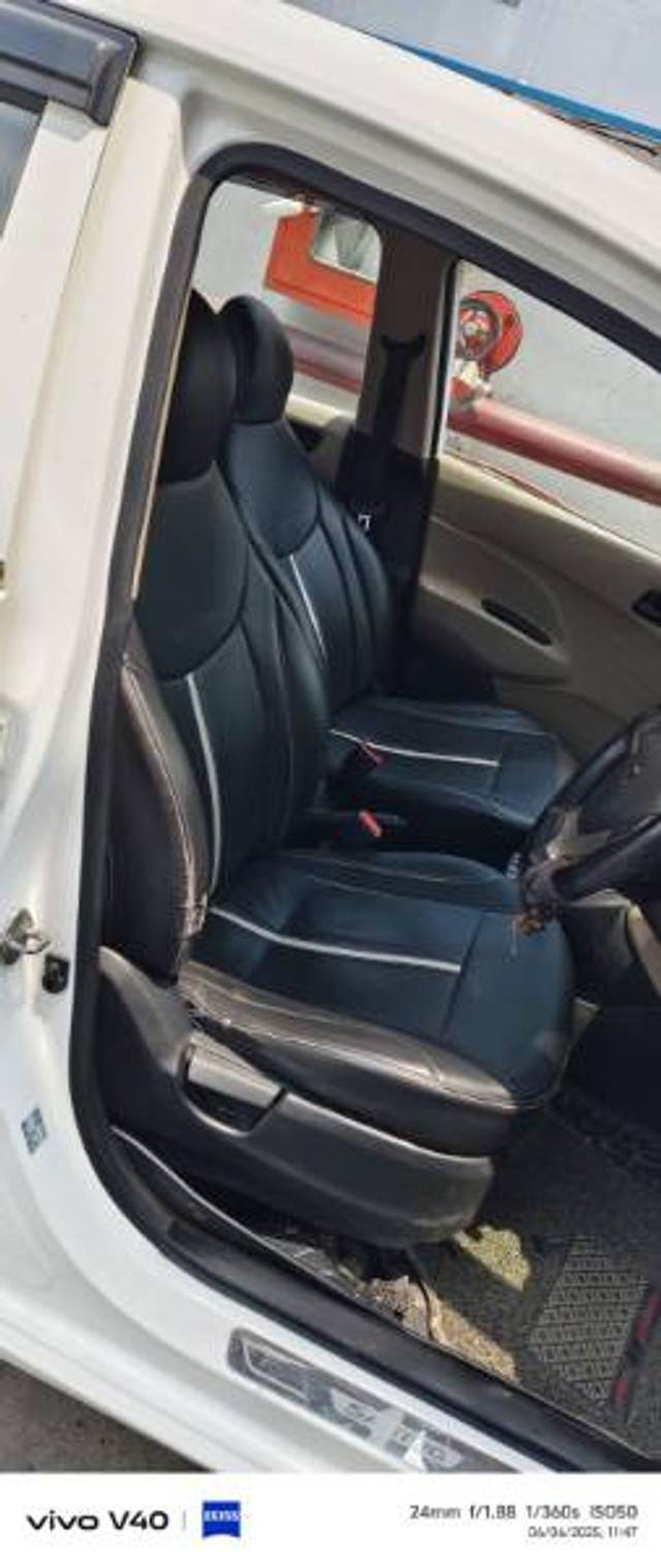 https://images10.gaadi.com/usedgaadi-sellcar/UsedCar/g5363ab3a/eea9745e-0f0f-430f-b22a-51bb6914bb84.jpg?imwidth=6401