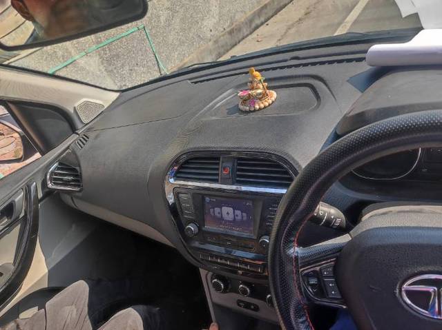 https://images10.gaadi.com/usedgaadi-sellcar/UsedCar/g53bad78a/06ee3d09-b5be-4c1a-afbb-2ee6c3fa5e48.jpg?imwidth=6400