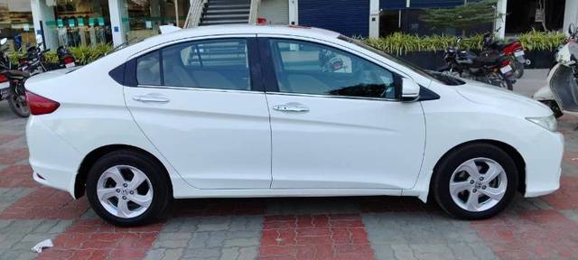 https://images10.gaadi.com/usedgaadi-sellcar/UsedCar/g53d6001a/c515848c-4d95-493b-8840-3c39503f64ce.jpeg?imwidth=6401
