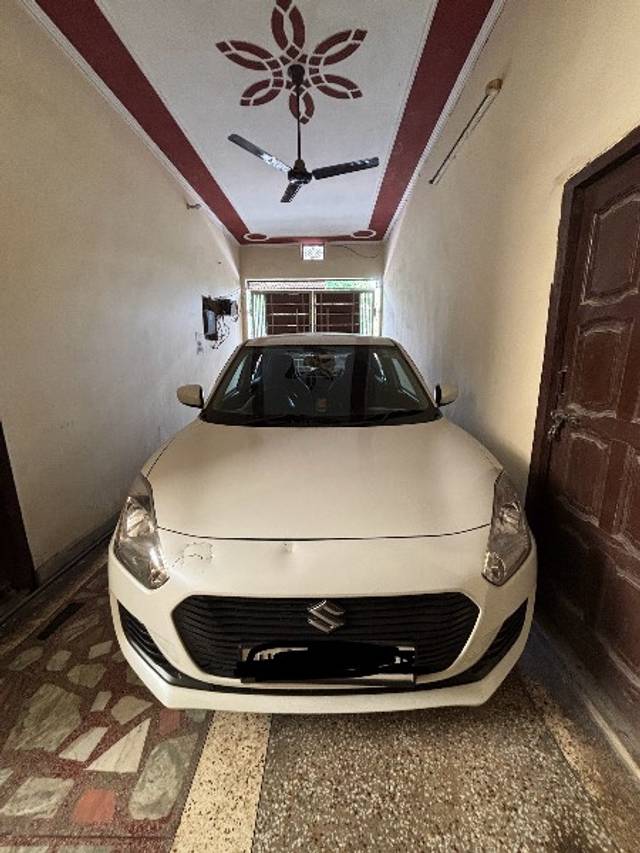 https://images10.gaadi.com/usedgaadi-sellcar/UsedCar/g53eaca4a/685ac413-c431-4112-9a01-4552fcef3f15.jpeg?imwidth=6400
