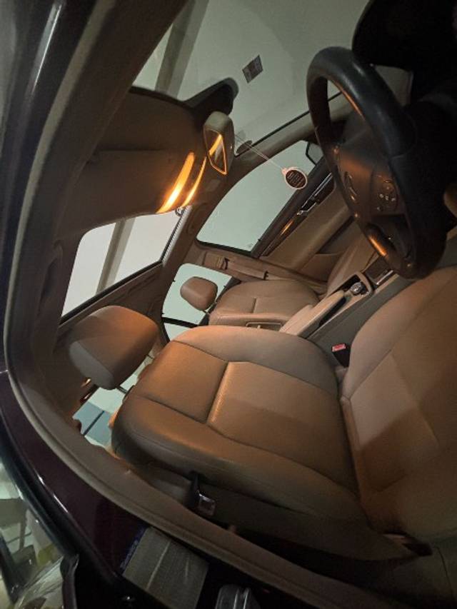 https://images10.gaadi.com/usedgaadi-sellcar/UsedCar/g53f110ca/b9e73508-bf9c-41b3-8889-041f54550dd2.jpeg?imwidth=6402