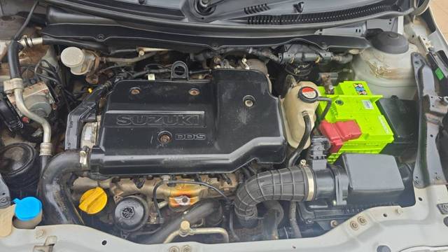 https://images10.gaadi.com/usedgaadi-sellcar/UsedCar/g540e49ea/67e5c8a9-f5e5-4085-bb71-953ed534c4d4.jpg?imwidth=6402