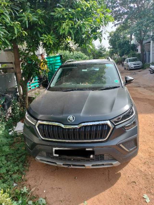 https://images10.gaadi.com/usedgaadi-sellcar/UsedCar/g5414ea6a/3dbc0a04-8f3e-4159-884b-f436a4b181cb.jpg?imwidth=6400