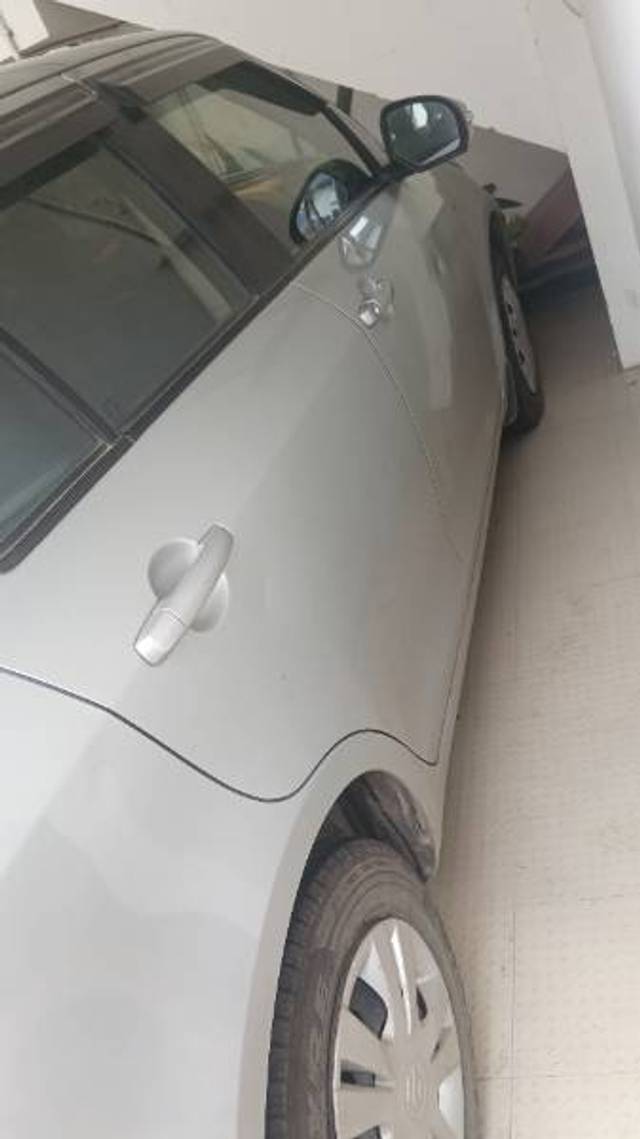 https://images10.gaadi.com/usedgaadi-sellcar/UsedCar/g542d911a/d954715b-dd86-4e18-ac68-1cbbf79d63f2.jpeg?imwidth=6401