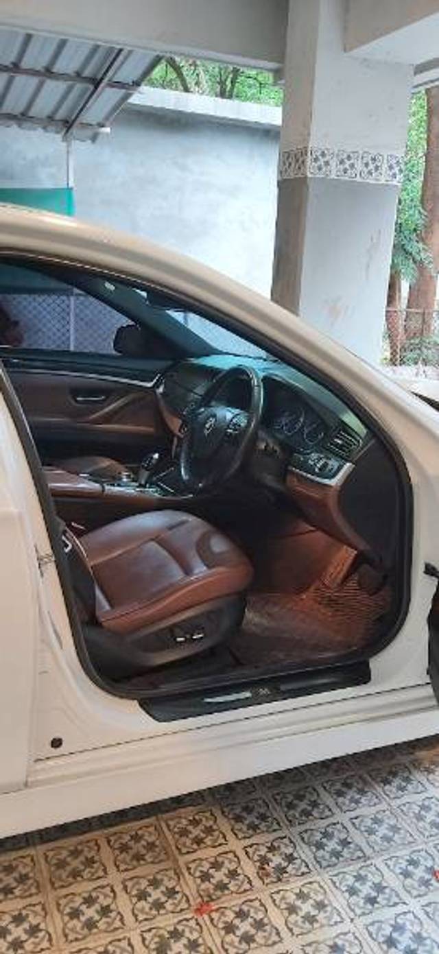 https://images10.gaadi.com/usedgaadi-sellcar/UsedCar/g544bd1da/99c17a6c-b77f-45fd-aff6-d32f5a859592.jpg?imwidth=6401