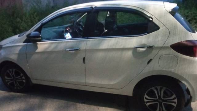 https://images10.gaadi.com/usedgaadi-sellcar/UsedCar/g545fe7ca/5bcde94f-703b-4f21-9362-4d4f65fc111f.jpeg?imwidth=6402