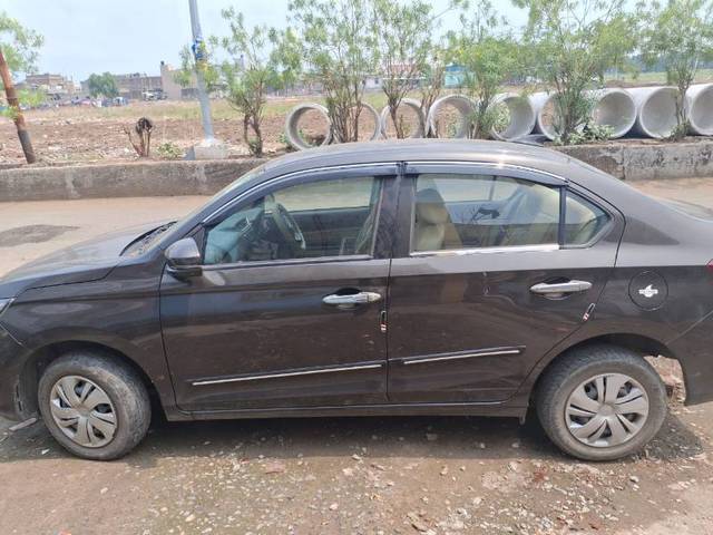 https://images10.gaadi.com/usedgaadi-sellcar/UsedCar/g5462fa6a/5ca107e9-baa1-4e9e-b13a-6a89b932ff6f.jpg?imwidth=6402