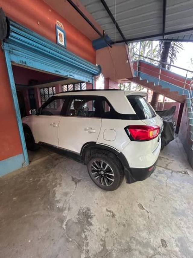 https://images10.gaadi.com/usedgaadi-sellcar/UsedCar/g54772faa/5952ccc2-3a0e-4920-870f-a2e315917380.jpg?imwidth=6402