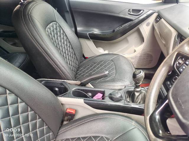 https://images10.gaadi.com/usedgaadi-sellcar/UsedCar/g549085ca/9ed67c0a-e54c-4152-b560-423b9d57eabe.jpg?imwidth=6402