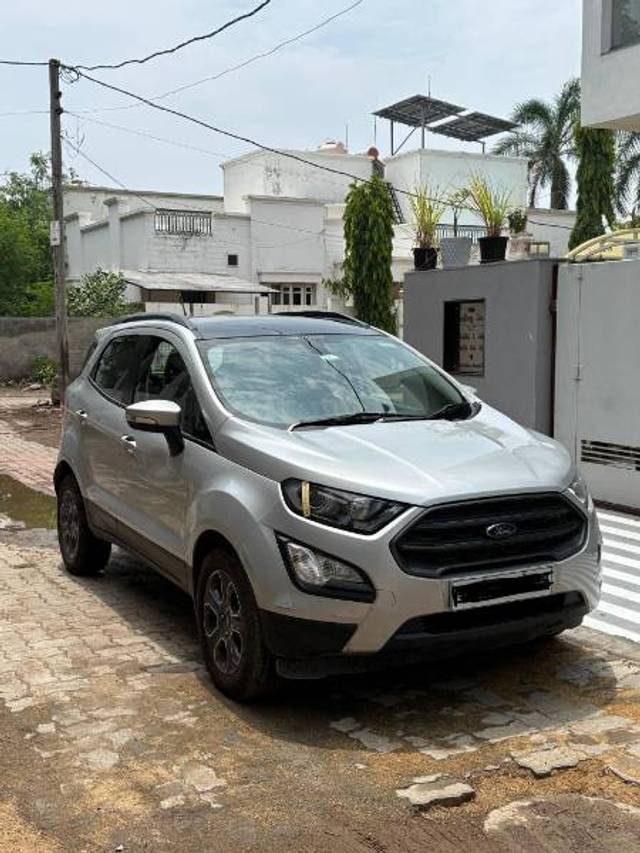 https://images10.gaadi.com/usedgaadi-sellcar/UsedCar/g549e21da/fc76649f-36c8-404a-ab94-c5427a7905ca.jpg?imwidth=6400