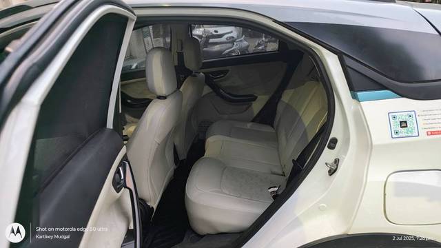 https://images10.gaadi.com/usedgaadi-sellcar/UsedCar/g54a3fcca/ac5be23d-a7b2-4c22-98c2-ca07a3aaf6d6.jpg?imwidth=6401