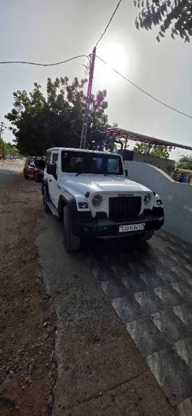 https://images10.gaadi.com/usedgaadi-sellcar/UsedCar/g54b3b42a/8e4cdf7d-d83e-4183-912d-f959738fd5f7.jpg?imwidth=6402