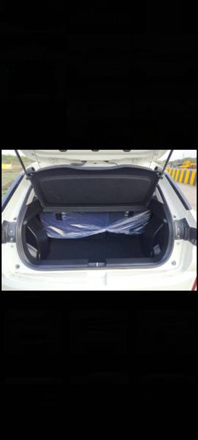 https://images10.gaadi.com/usedgaadi-sellcar/UsedCar/g54b4264a/bace3b18-1bc4-4623-8870-05f3bce596d9.jpg?imwidth=6402