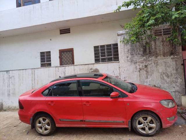 https://images10.gaadi.com/usedgaadi-sellcar/UsedCar/g54d72f6a/1ee445e2-e688-46f0-90e9-2f505a5b1f20.jpg?imwidth=6401