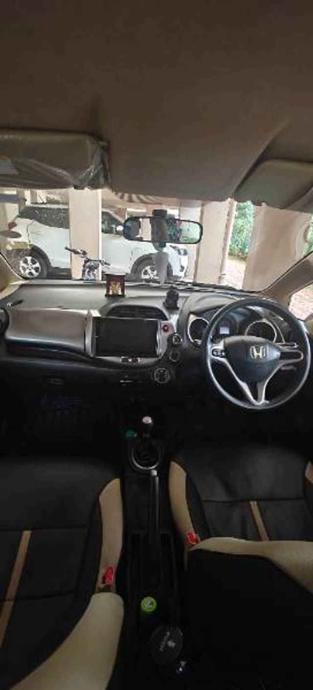 https://images10.gaadi.com/usedgaadi-sellcar/UsedCar/g54e05d5a/ea133d3f-741c-4fda-843c-64eaa483aa35.jpg?imwidth=6401