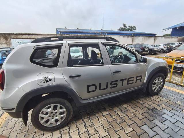 https://images10.gaadi.com/usedgaadi-sellcar/UsedCar/g54f1d1ea/fe9c7981-bcd1-4b30-a785-47b47faf6962.jpg?imwidth=6402
