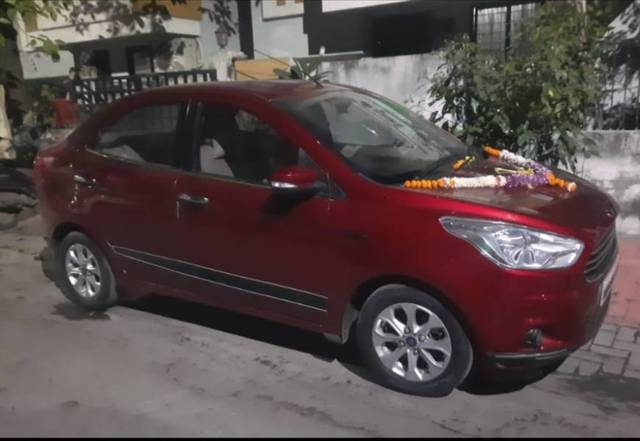 https://images10.gaadi.com/usedgaadi-sellcar/UsedCar/g54f7e1aa/0e2b74f1-efbf-45da-85ef-6b4deef92081.jpg?imwidth=6400