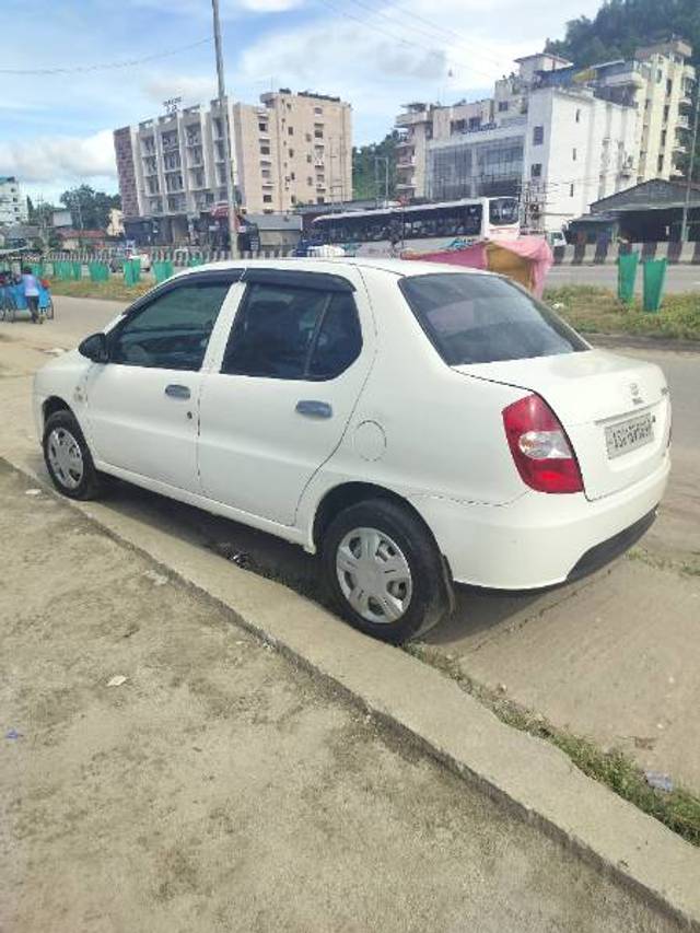 https://images10.gaadi.com/usedgaadi-sellcar/UsedCar/g55108a5a/a64516d7-3ba1-4f71-8e20-0601f6baf56d.jpg?imwidth=6402